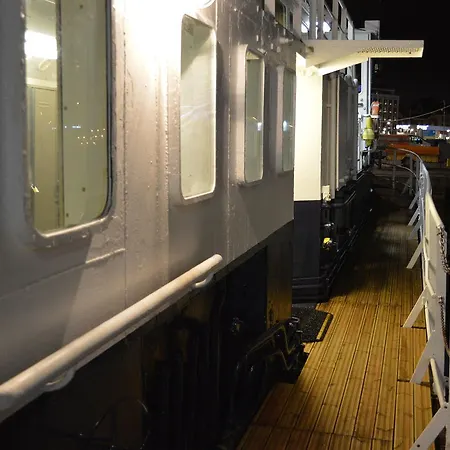 Hotellilaiva Muikku Hotelboat Muikku Botel Helsinki